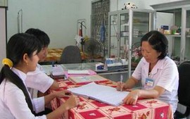 Bảo hiểm y tế cho sinh viên hộ cận nghèo